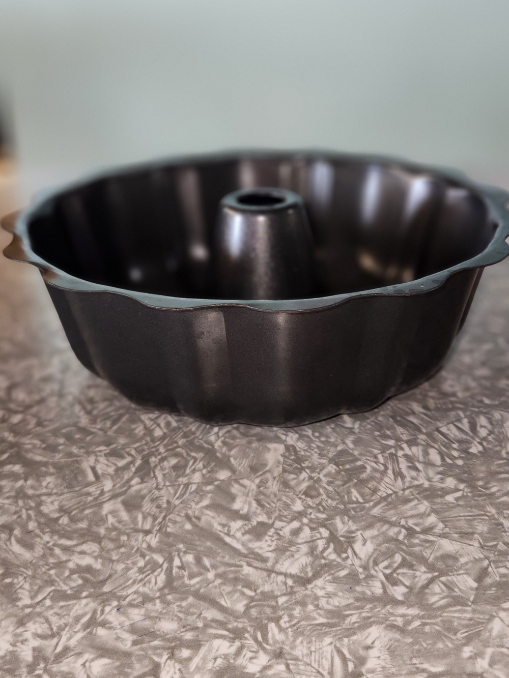 Nonstick Bundt Cake Pan - Black